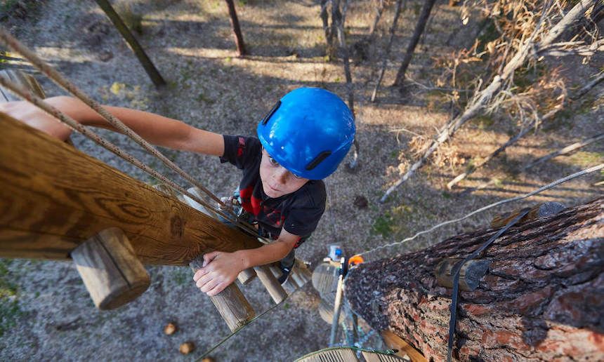 Kids outdoor activities Perth: Forest Adventures - an exciting high ropes course in Perth.