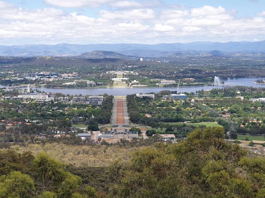 Great places to visit in Canberra for free: Mount Ainslie Lookout Canberra.