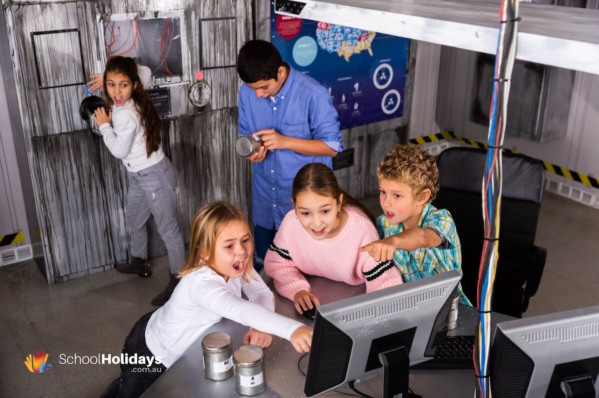 Fun birthday party ideas for tweens in winter: Escape room party.