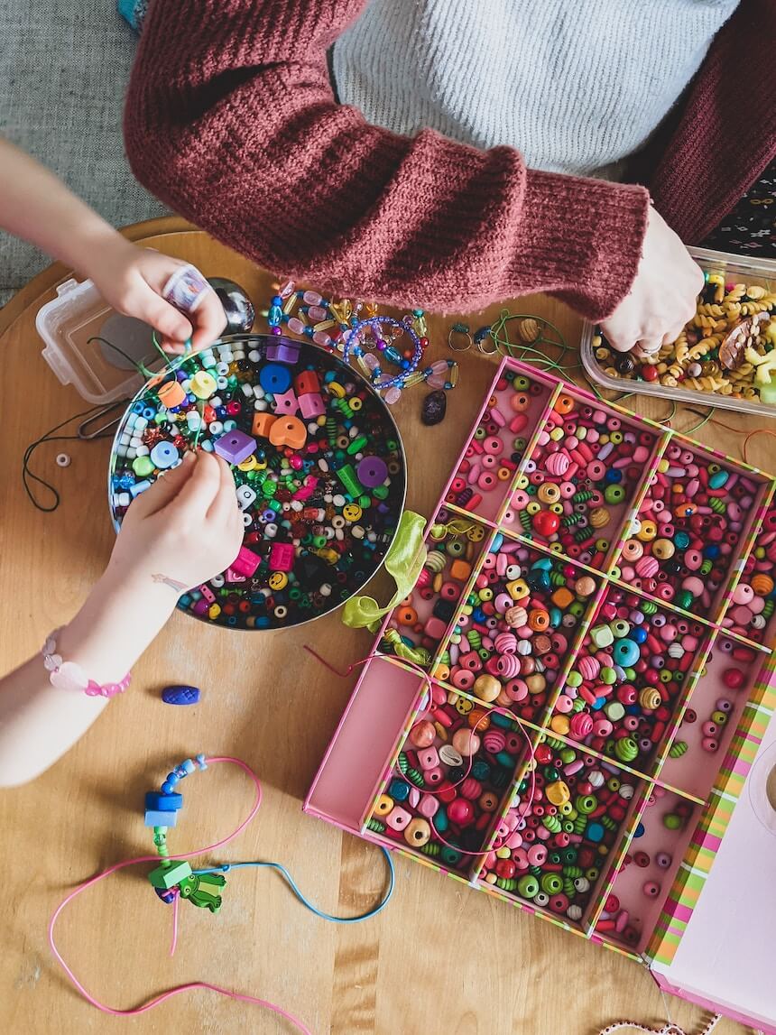 Fun activities for kids at home: seasonal crafts and DIY projects. Photo by Sigmund on Unsplash.