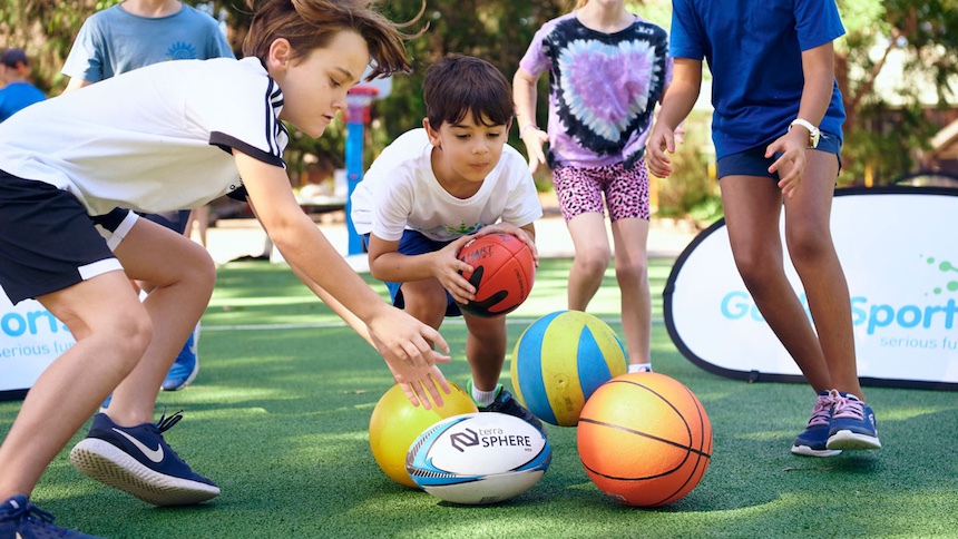 Footy Fever by GeckoSports: 5-12 year olds can improve their Football/Soccer, AFL and Rugby League (Oz-Tag) skills.