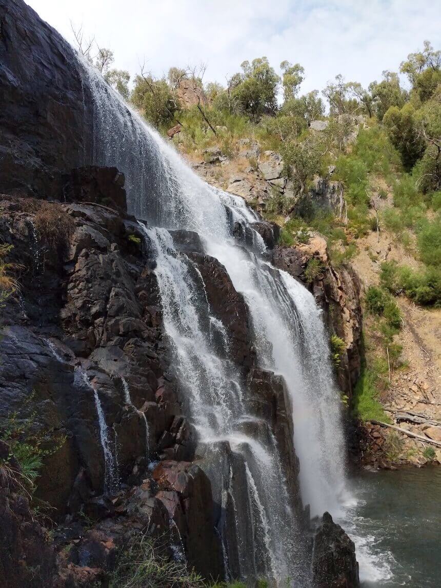 The beautiful MacKenzie Falls in Victoria. The steep MacKenzie Falls Walk and the accessible MacKenzie Falls Lookout Walk allow to view the falls.