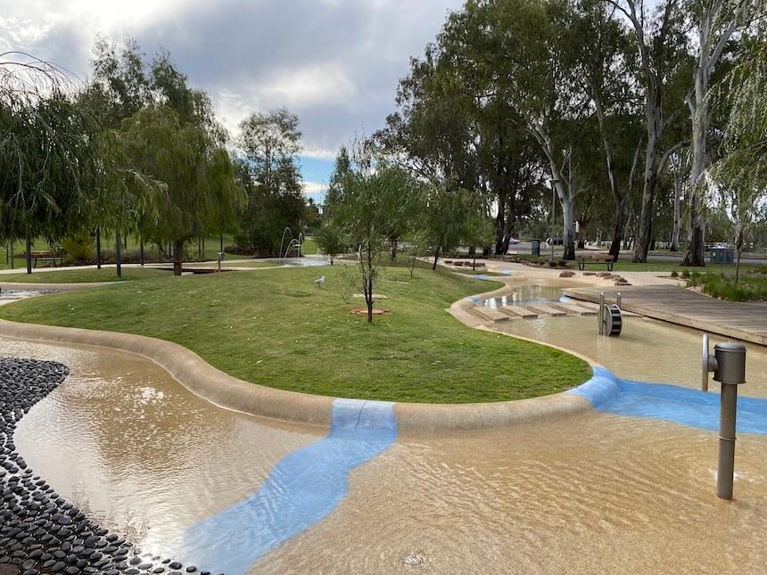 An amazing outdoor water play park in Victoria - Mildura Water Play Park.