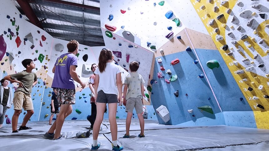 Wall Walkers Bouldering Gym in Brisbane East for ages 7+ and all skill levels.