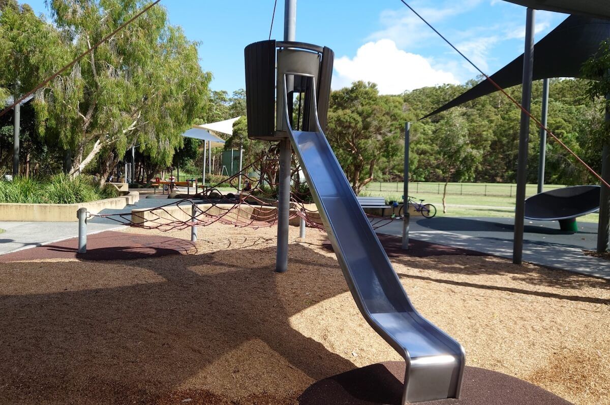 Whites Hill Reserve Playground is a fantastic large fenced park for all ages.